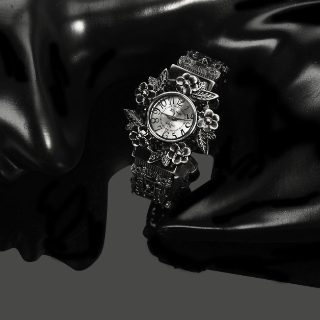 Retro Floral Embossed Quartz Wrist Watch for Women