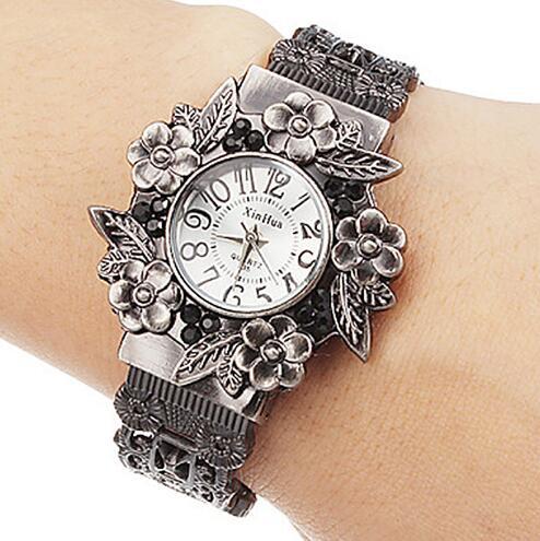 Retro Floral Embossed Quartz Wrist Watch for Women